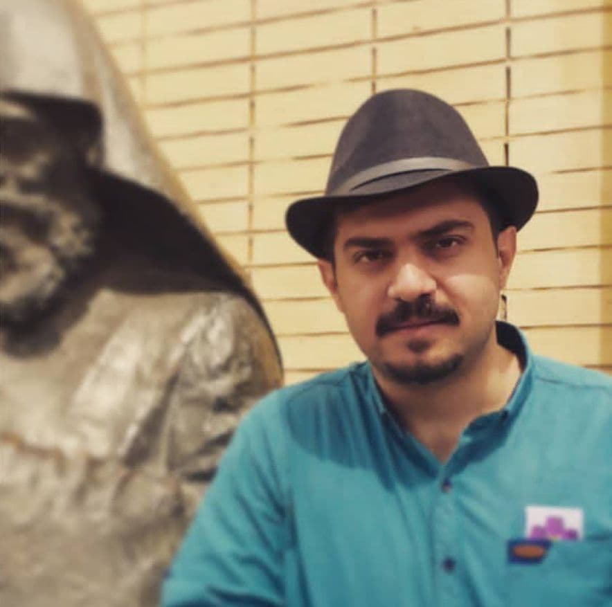 حسام بهمن، مدیر سایت و اینستاگرام